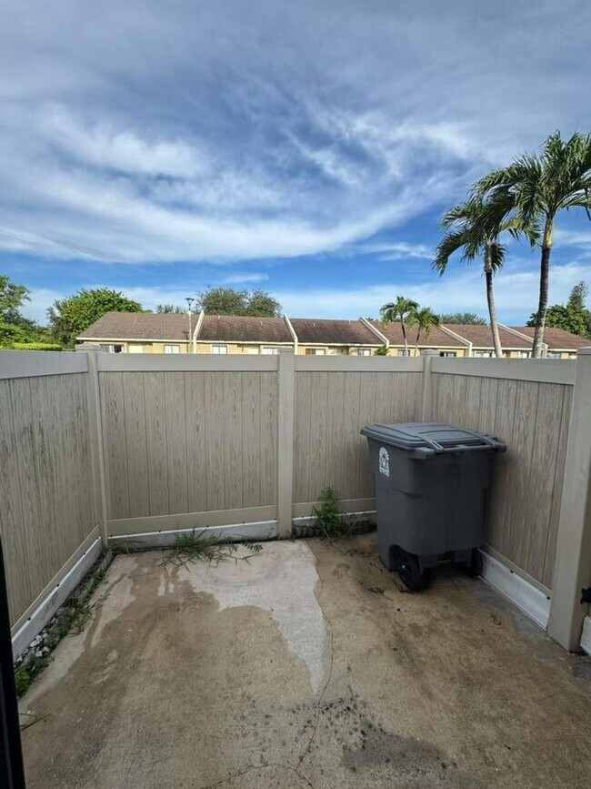 Building Photo - 10324 Boca Bend W