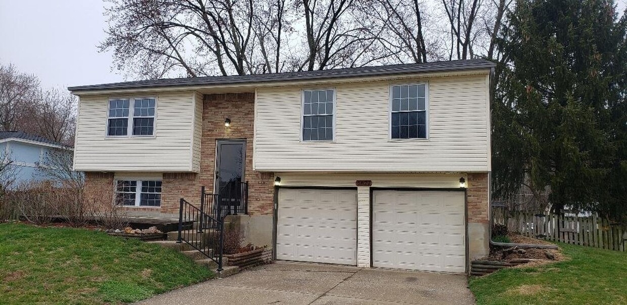 Building Photo - Beautiful 3 Bedroom with Bonus Room in Dec...