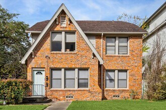 Building Photo - 1536 Michigan St