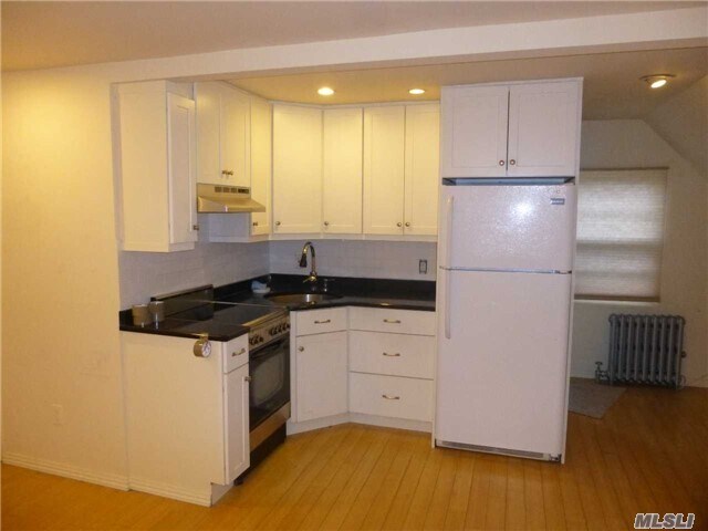Foto del edificio - 210 Pond Ln