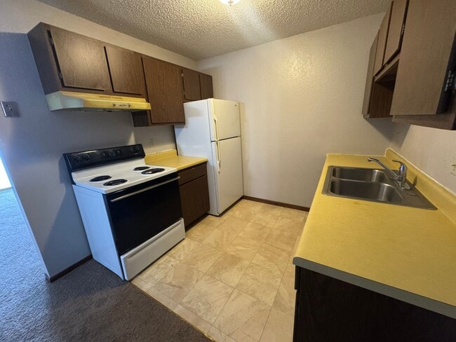 Building Photo - 213 9th Ave