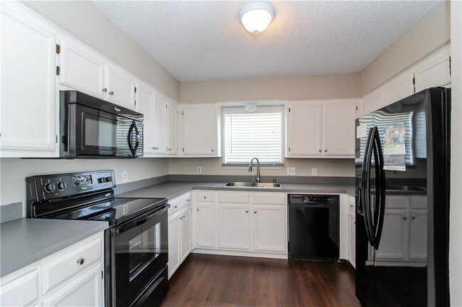 Building Photo - 6419 Twin Spruce Ct