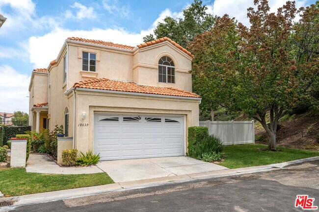 Foto del edificio - 18639 W Nathan Hill Dr