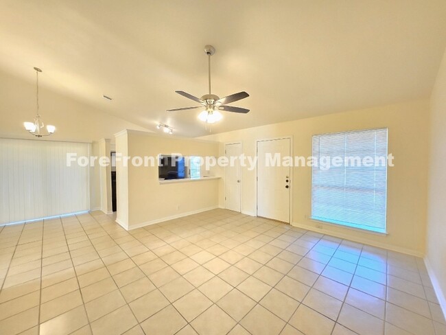 Foto del edificio - 5105 Meadow Cove