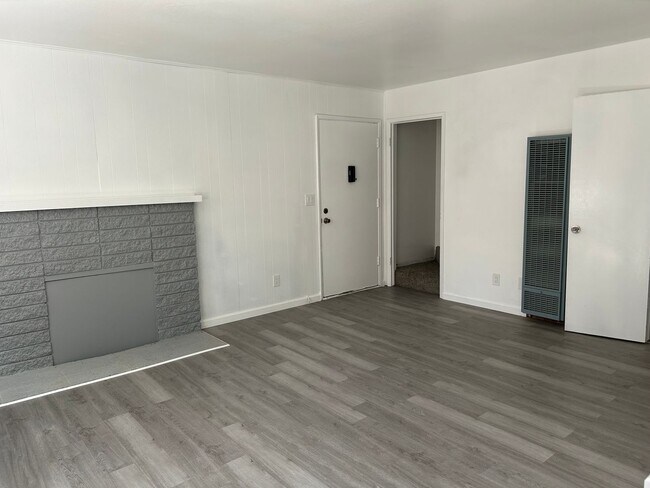 Building Photo - 3685 Tamarack Ave
