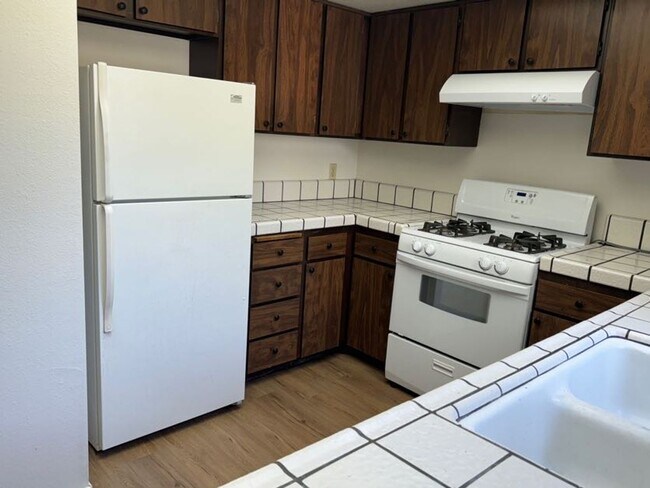 Foto del edificio - 2 bedrooms, 1.5 baths - Condominium in Qua...