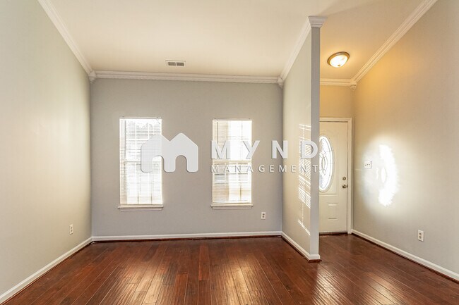 Foto del edificio - 3103 Cedarwood Dr