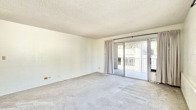 Photo - SPACIOUS STUDIO w/ LANAI & Washer/Dryer INSIDE unit - AVAILABLE NOW in MAKIKI - Conveniently Loca... Apartment