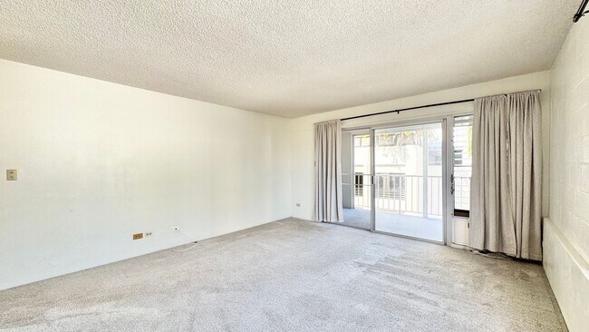Building Photo - SPACIOUS STUDIO w/ LANAI & Washer/Dryer INSIDE unit - AVAILABLE NOW in MAKIKI - Conveniently Loca...