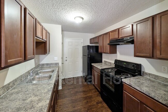 Foto del edificio - 8312 Free Ave