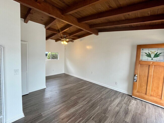 Building Photo - 328 9th St