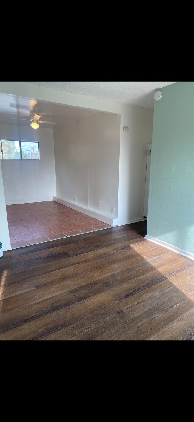 Foto del edificio - 10010 Anzac Ave