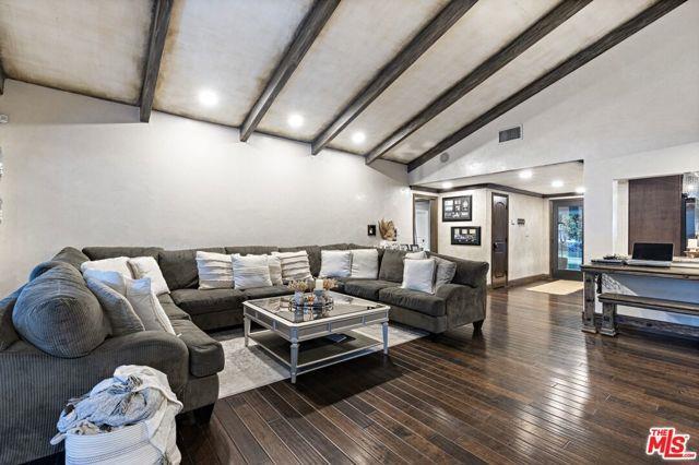 Foto del edificio - 22450 Hatteras St