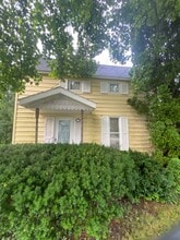 Building Photo - 1406 West Ave