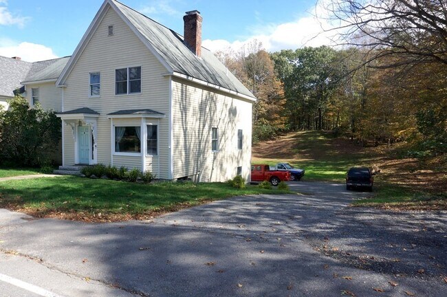 Building Photo - 90 Groton St