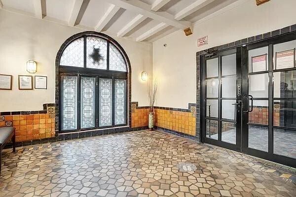 Foto del edificio - 201 E 35th St