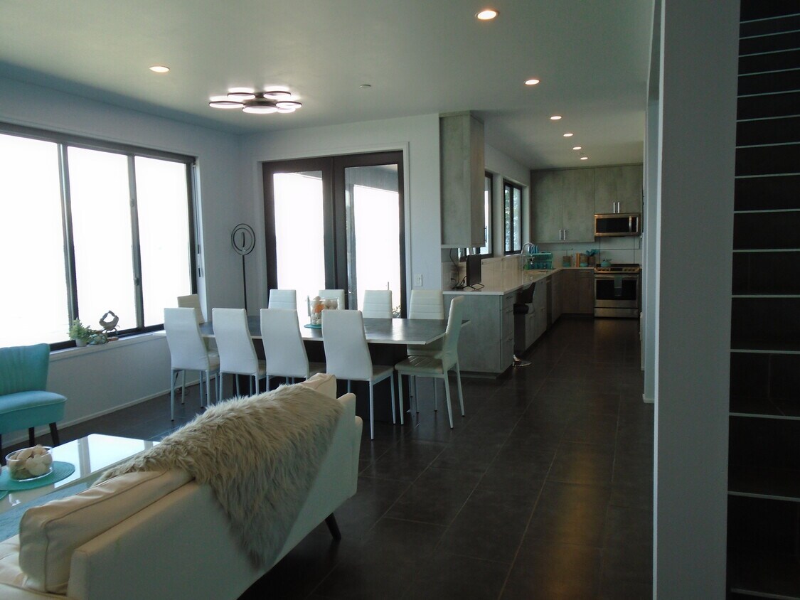 Building Photo - 11143 Rolling Bay Walk NE