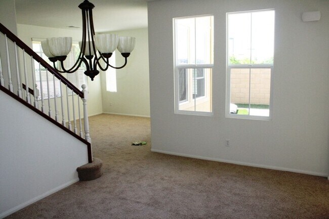 Foto del edificio - Wolf Creek/South Temecula - 4 Bedroom, 2.5 Bath Home