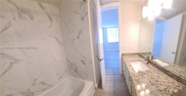 Foto del edificio - 4222 Inverrary Blvd