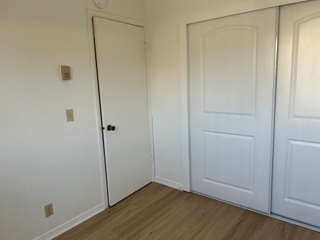 Building Photo - 1121 Chino St