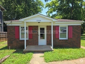 Building Photo - 1306 Fairmont St