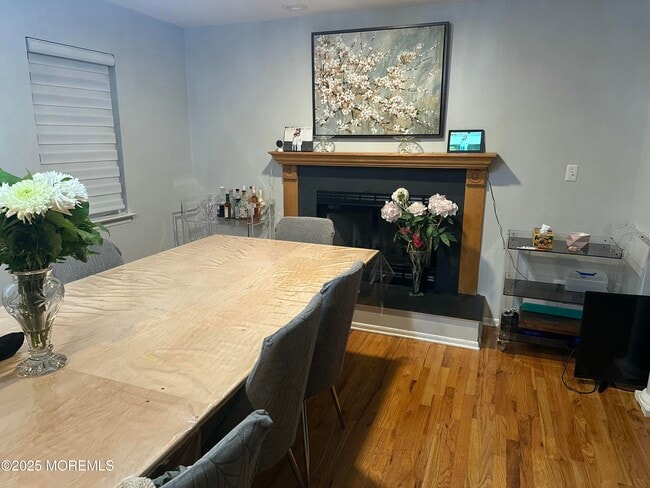 Foto del edificio - 63 Jamestown Dr