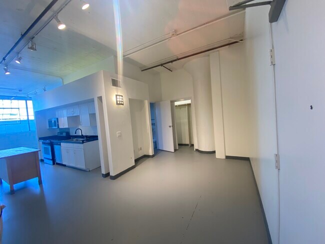 Foto del edificio - 420 S San Pedro St