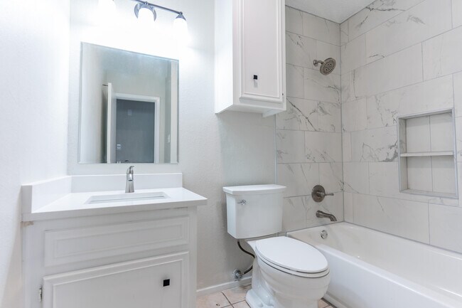 Foto del edificio - 6135 38th St