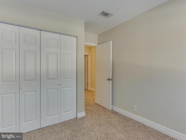 Building Photo - 2486 Glengyle Dr