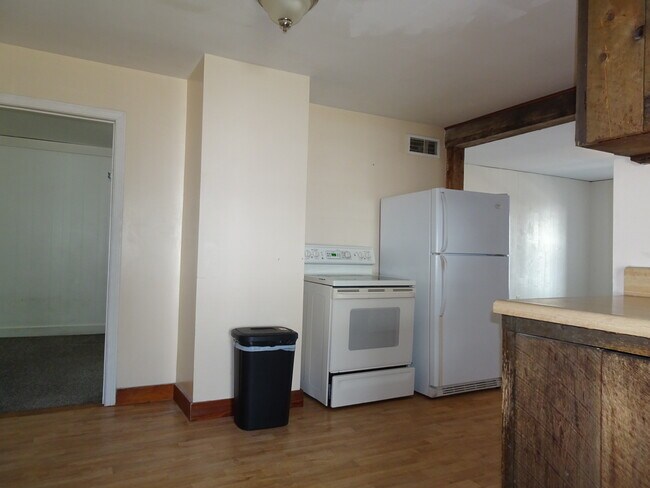 Kitchen - 1 Waverly St