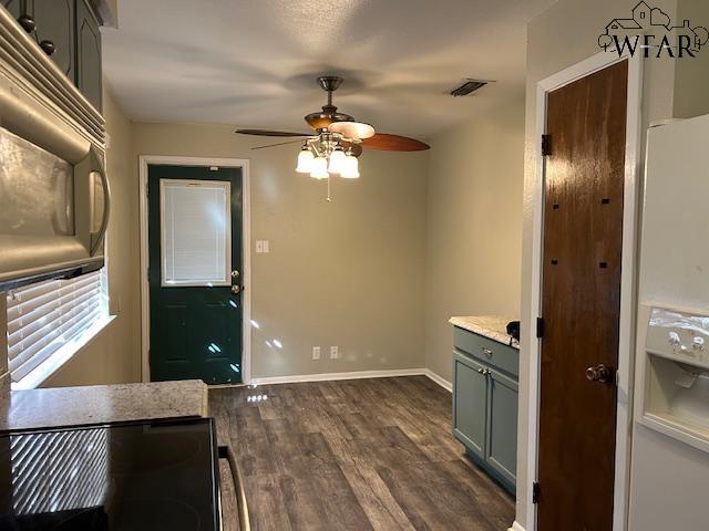 Building Photo - 4660 Briarwood Dr