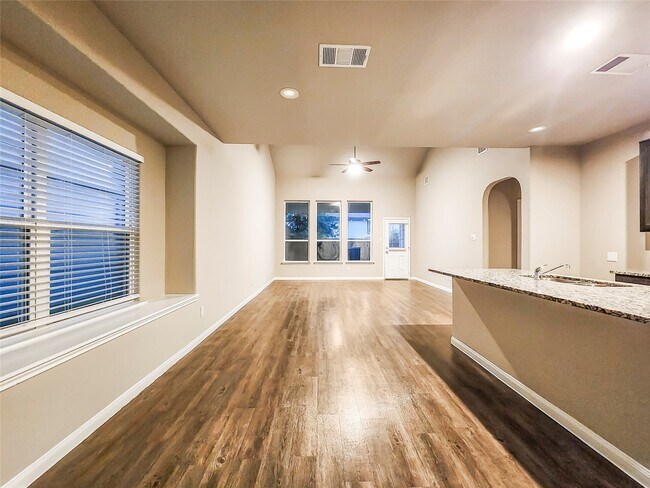 Foto del edificio - 4329 McGregor Blf Ln