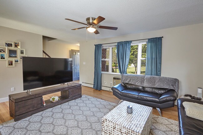 Building Photo - 157 Salmon Brook Dr