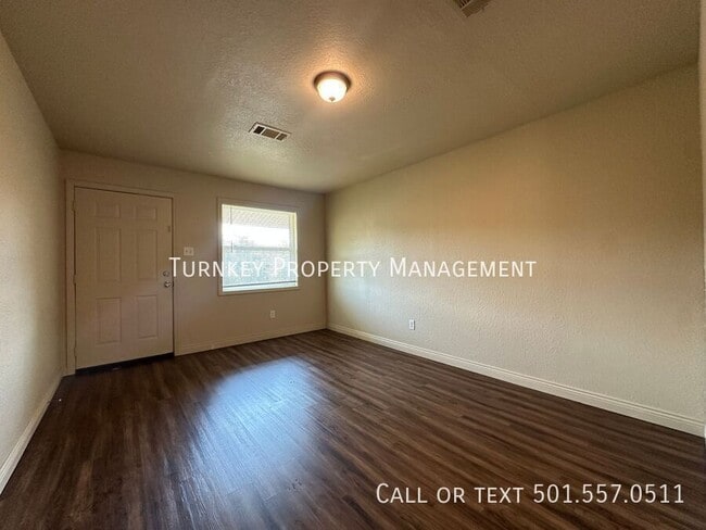 Building Photo - 5005 N Walnut Rd