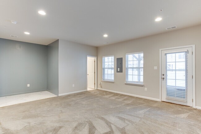 Foto del edificio - 4216 WOODSPRING Ln