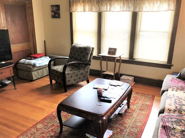 Living Room - 3221 Milwaukee St