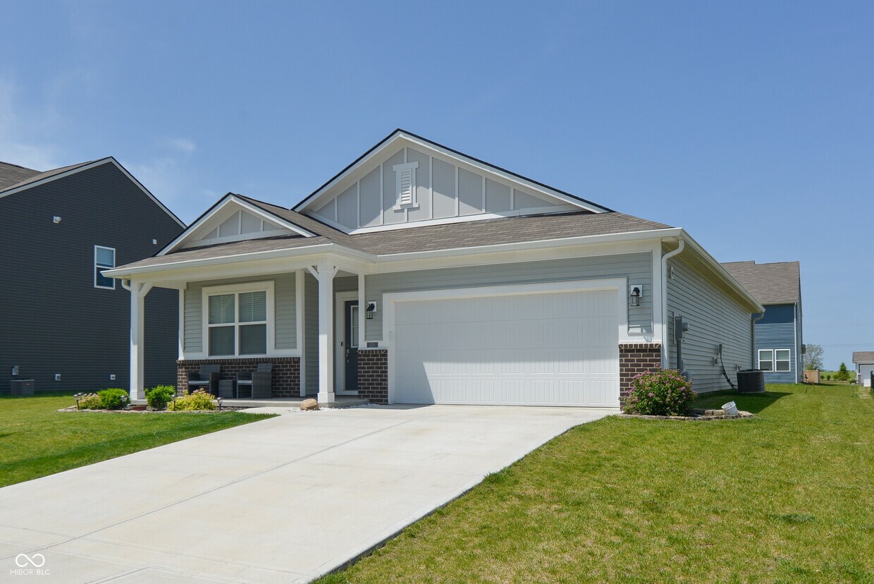 Primary Photo - 270 Switchgrass Ln