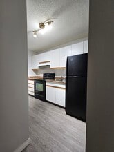 Building Photo - 5820 58A St