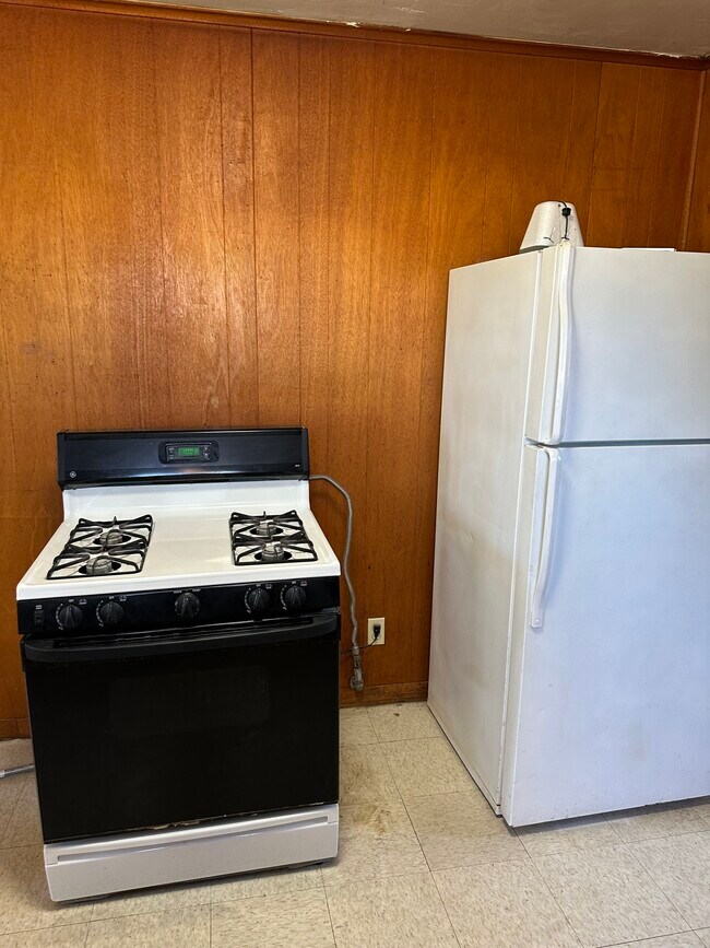 204 Heights Cir, Brenham, TX 77833 House Rental in Brenham, TX