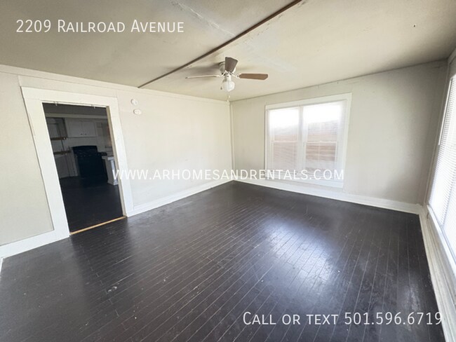 Building Photo - 2209 Railroad Ave