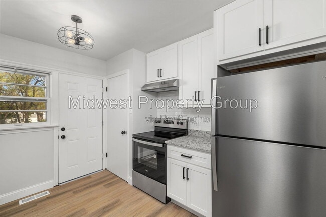 Building Photo - 1410 St Bernadette Ln