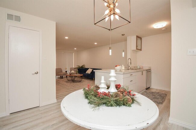 Foto del edificio - 4637 Wild Indigo St