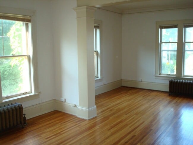 Building Photo - Lexington House