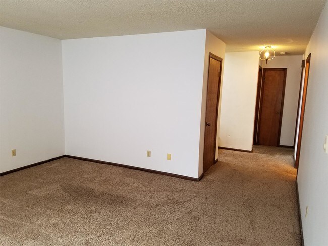 Building Photo - 4206 Spruce Hills Dr