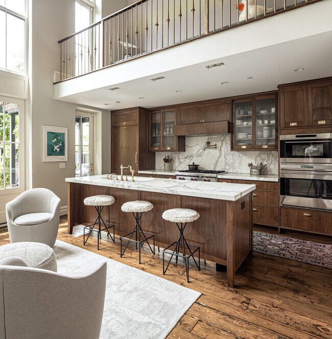 Foto del edificio - 32 1st Pl