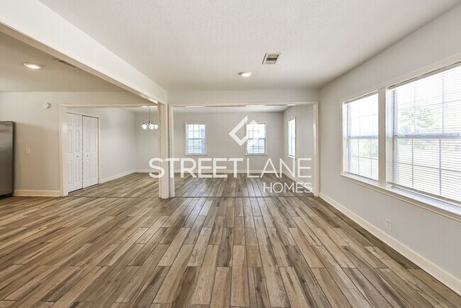 Building Photo - REDUCED!