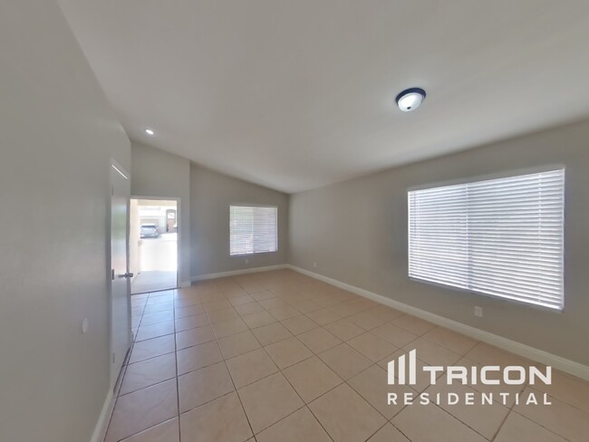 Foto del edificio - 9390 Descending Creek St