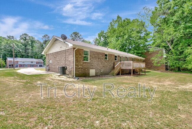 Building Photo - 200 Meadowbrook Ct