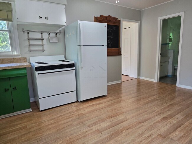Foto del edificio - 784 Alpeana Street, Auburn Hills, MI 48326...