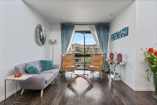 Building Photo - 2175 S Beverly Glen Blvd